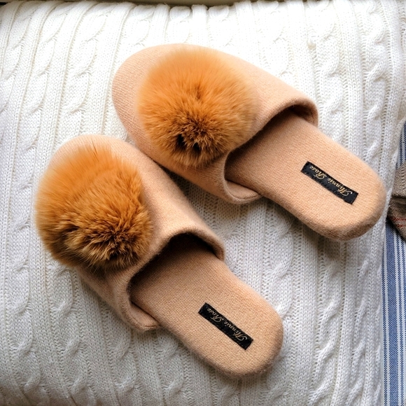 Minnie Rose Shoes - Minnie Rose slippers sz small tan cashmere pom pom! Comfy house wear!